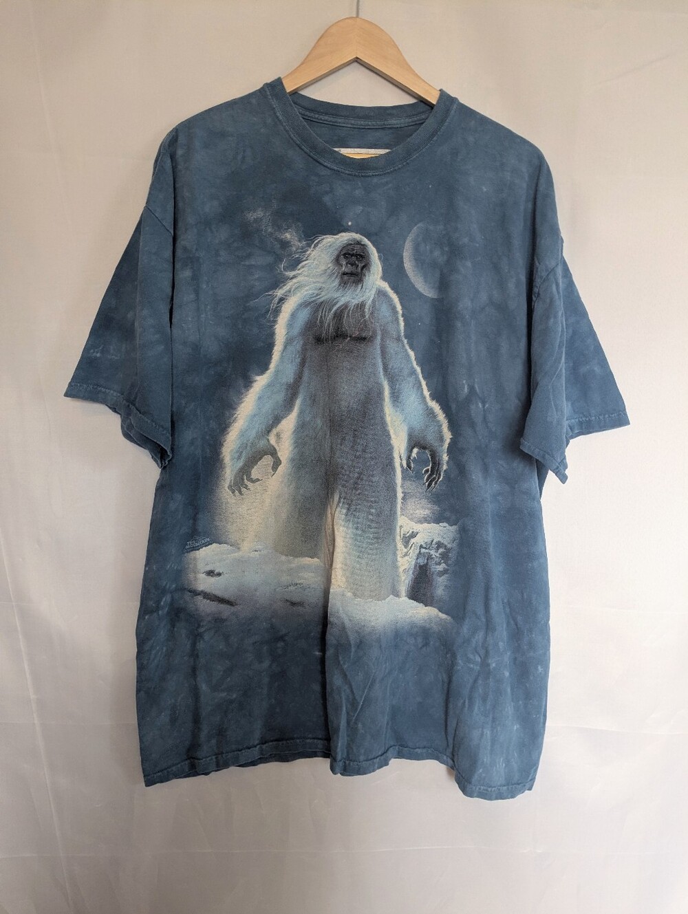 Vintage 2009 The Mountain x Spacecraft Yeti Bigfoot T-Shirt Vincent Hie Blue XL